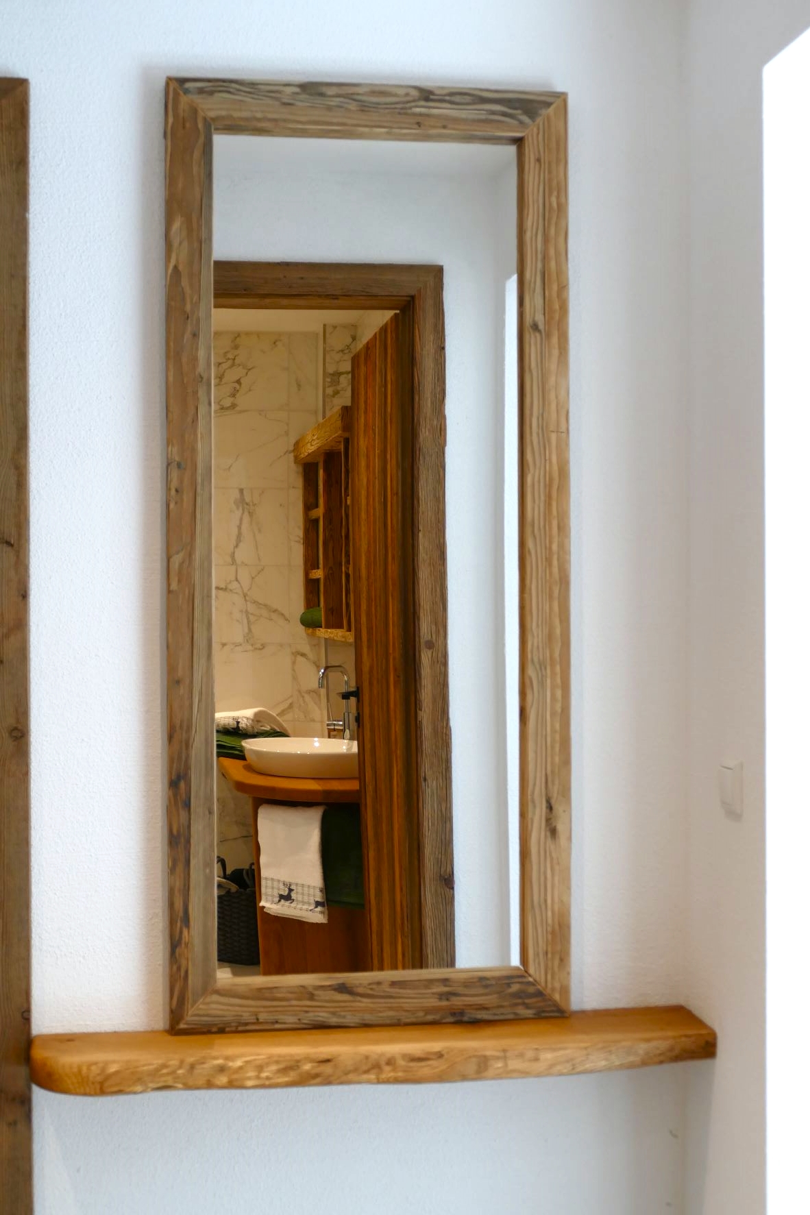 Ferienwohnung Sylvenstein Flur Spiegel
