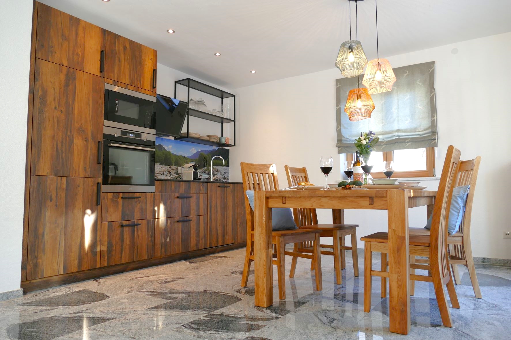 Ferienwohnung Sylvenstein Wohnkueche Kueche gesamt2