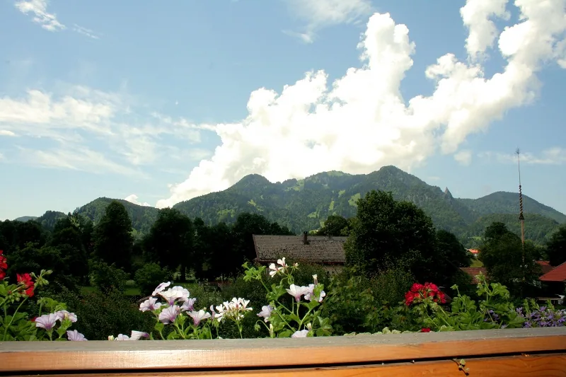 Ferienwohnung Karwendel Balkonblick zum Brauneck