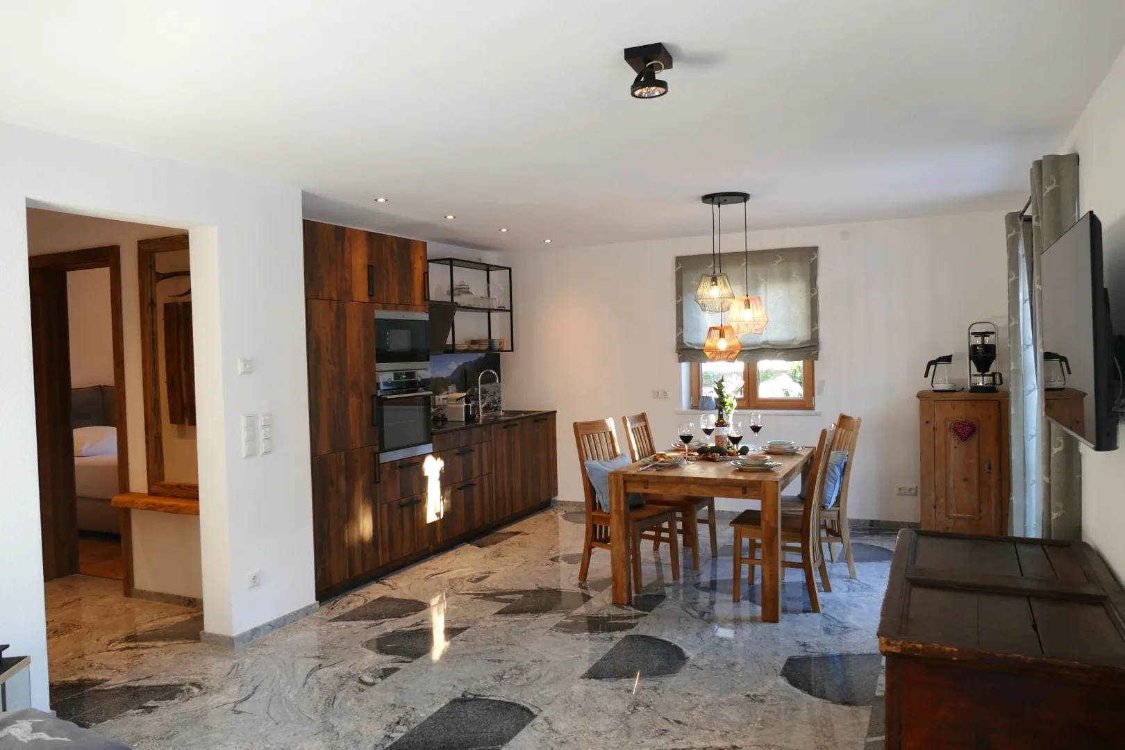 Ferienwohnung Sylvenstein Wohnkueche gesamt