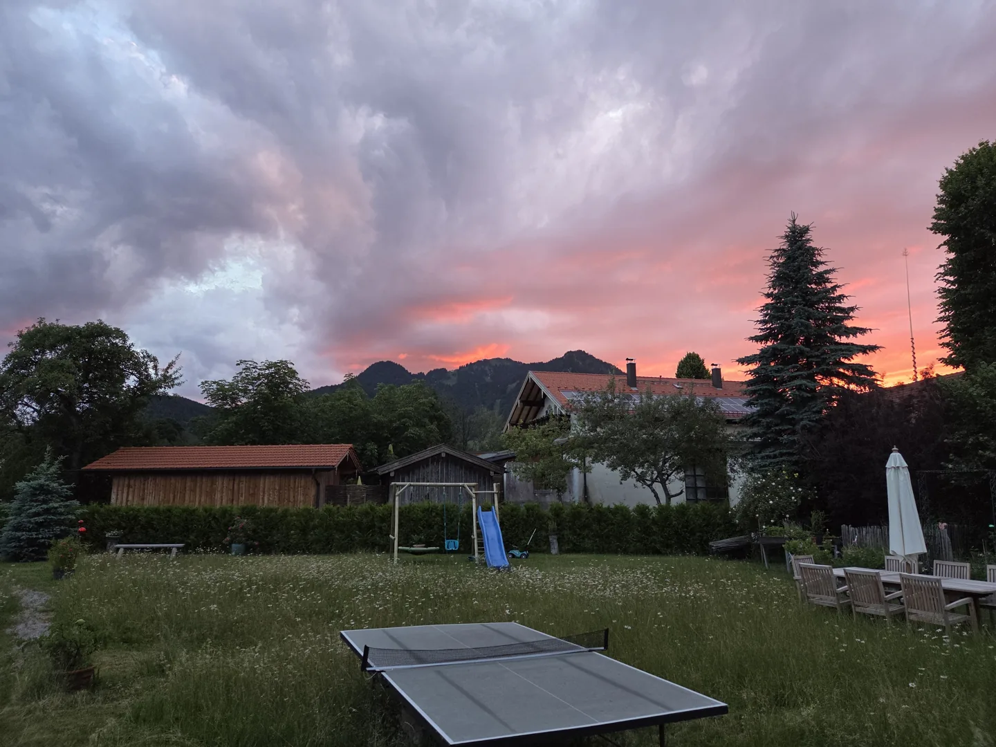 Garten Fewo Brauneckblick abendrot